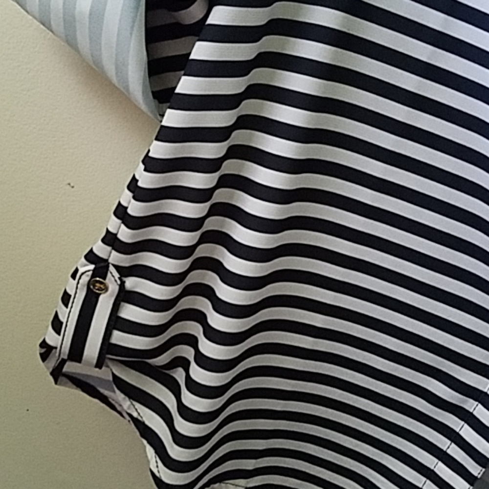 PREMISE TOP NWOT - Picture 5 of 5